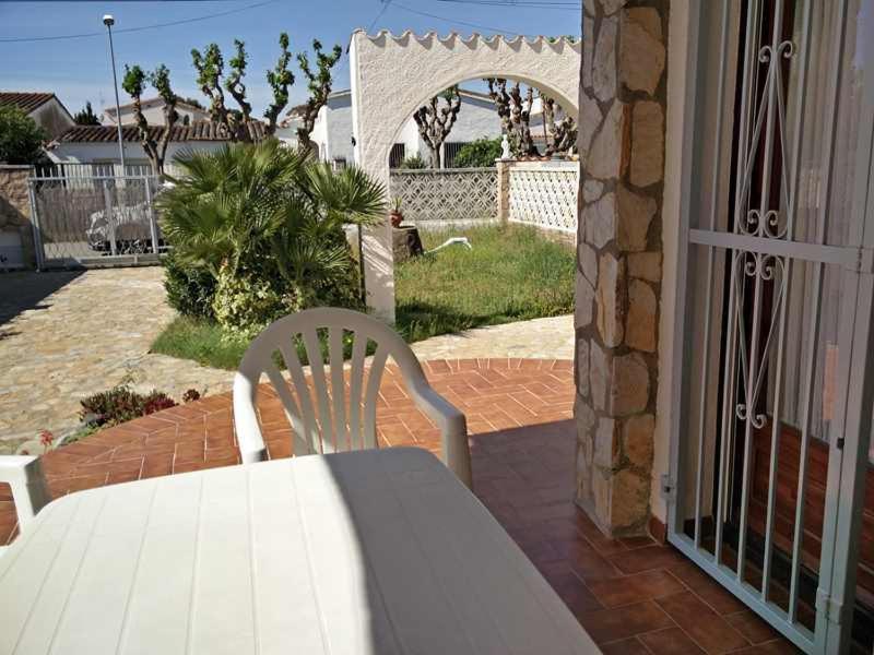 Xalet Amb Jardi Villa Ampuriabrava Exterior foto